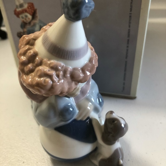 Vintage Lladro #5278 Clown with puppy and ball - Picture 2 of 3